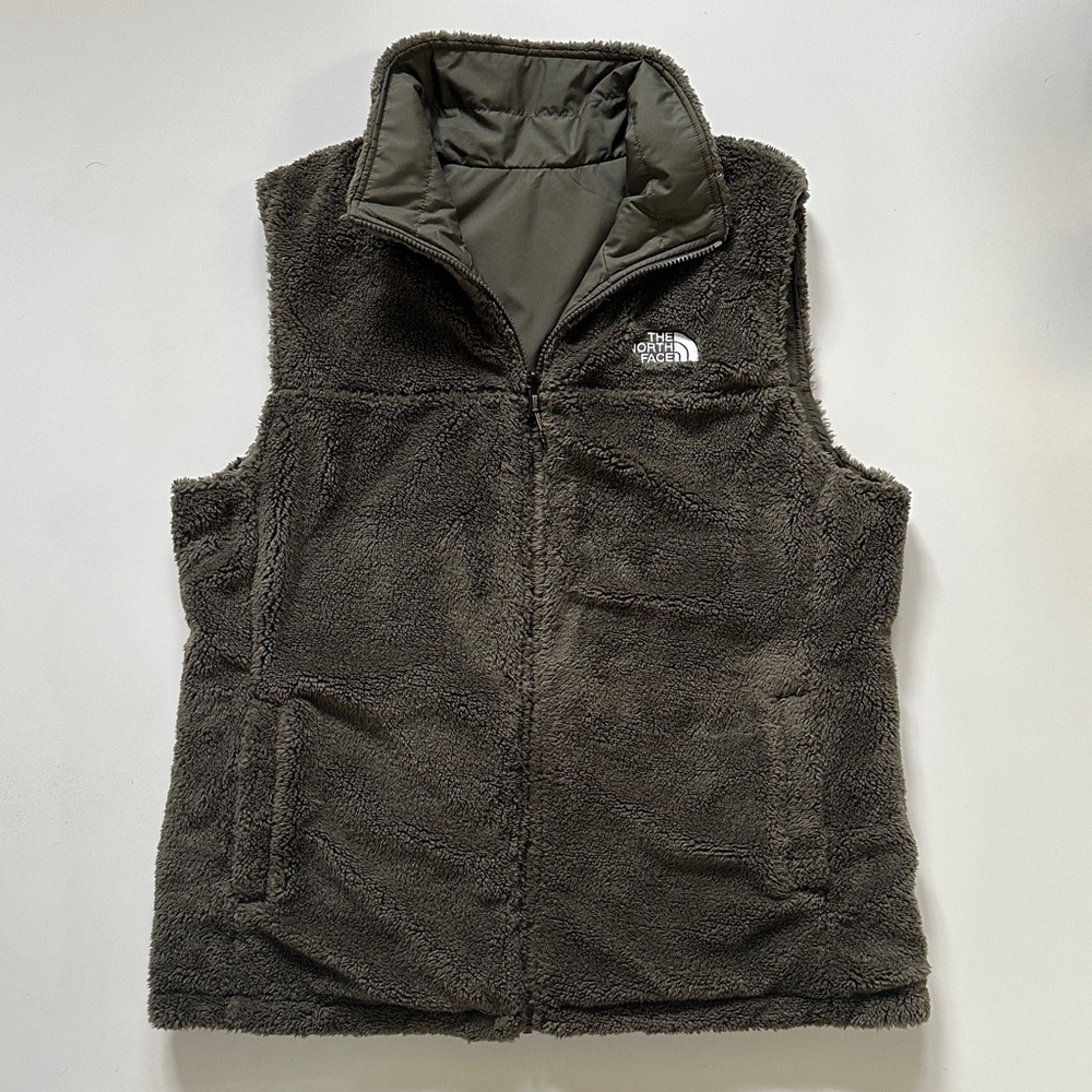 The North Face Mossbud Reversible Vest - Picture 8 of 11